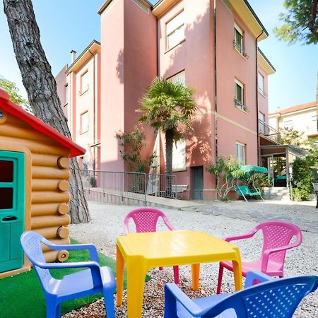 Hotel Flora Capri Cesenatico Exteriér fotografie