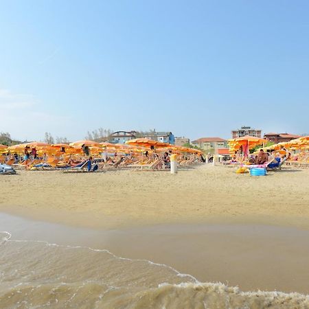 Hotel Flora Capri Cesenatico Exteriér fotografie
