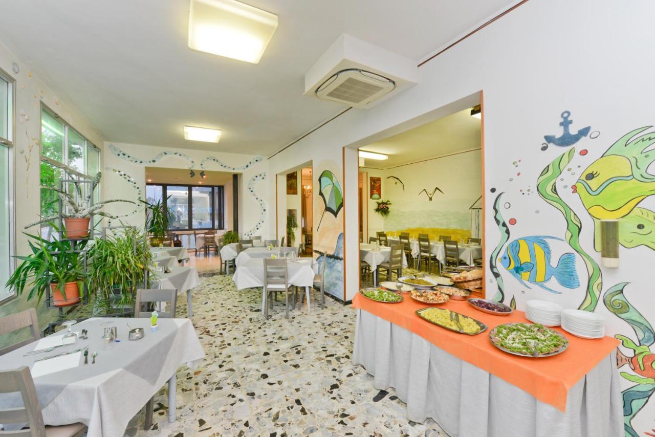 Hotel Flora Capri Cesenatico Exteriér fotografie